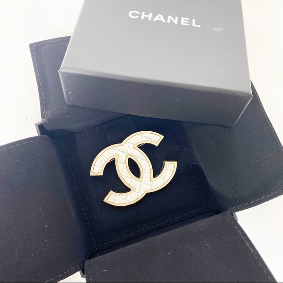 CHANEL Accessories - Chanel Silver Brooch in EUC